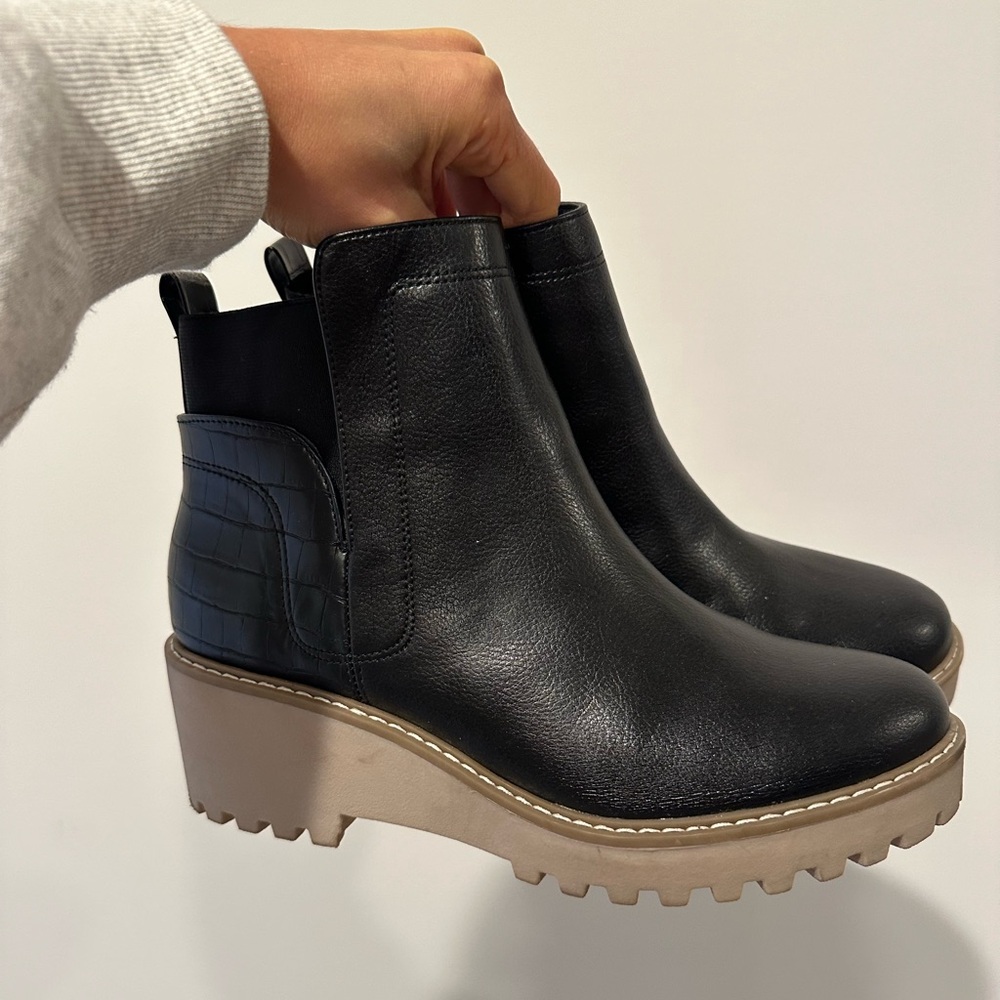 Dolce Vita Boot size 9